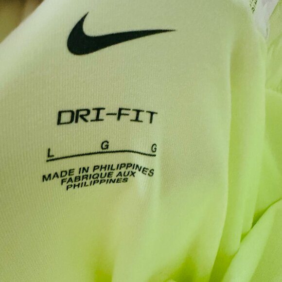 $52 NIKE One Dri-FIT High Rise 2-in-1 Shorts Barely VoLT/Reflective Lime Green - Picture 6 of 11